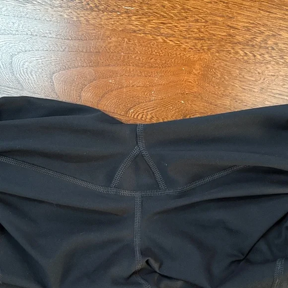 Girlfriend Collective Classic Black Cropped Leggings Medium - Picture 9 of 10